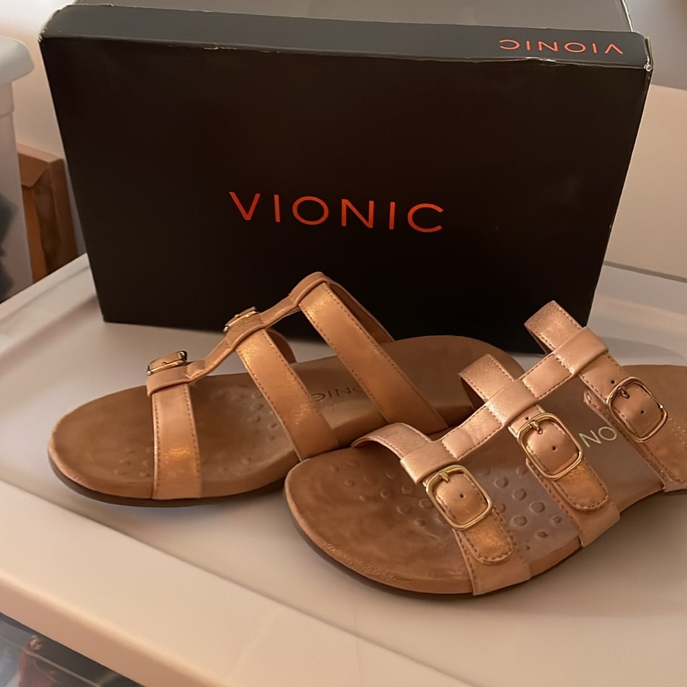 Vionic rose gold sandals with gold clasps size 8 - Picture 4 of 5